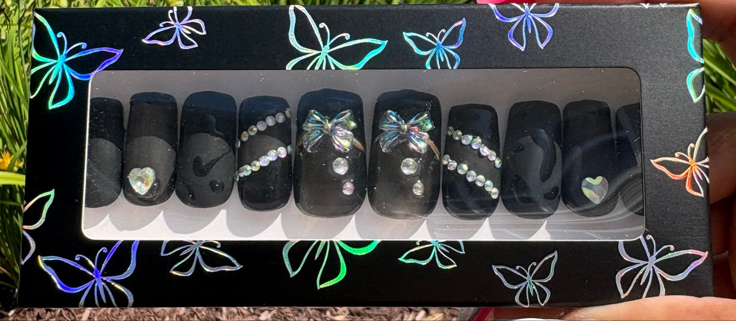 Golden Noir | Luxury Press On Nails